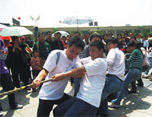 拔河比赛掠影.jpg